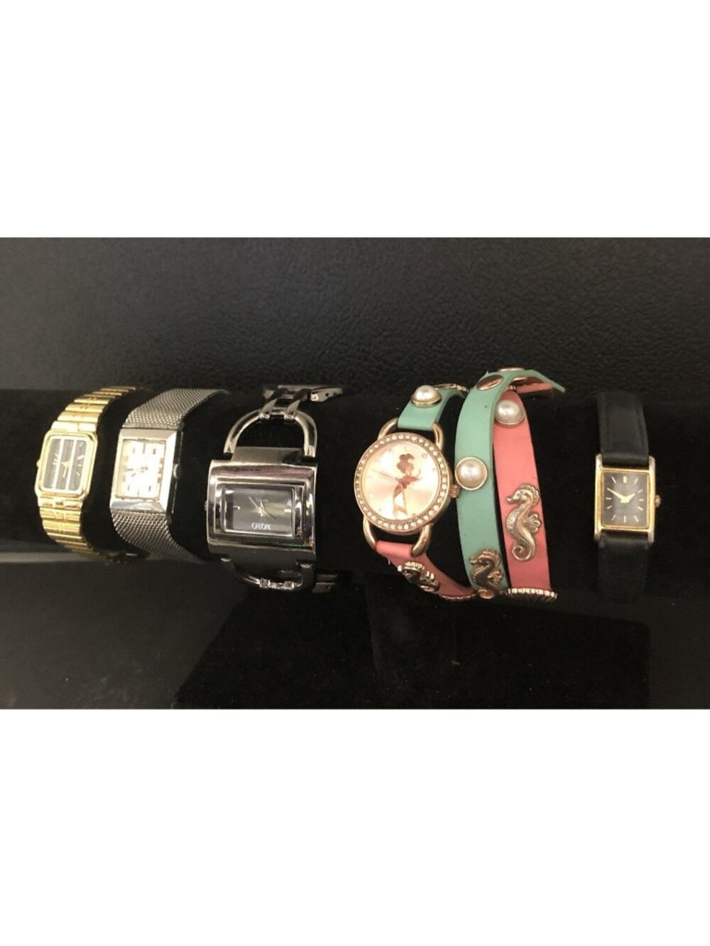 Wrist Watch Lot Vintage to Now For Parts Or Repair Disney, Seiko, Timex, XOXO